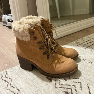 Women's Tan Ankle Boots with Faux Fur Lining